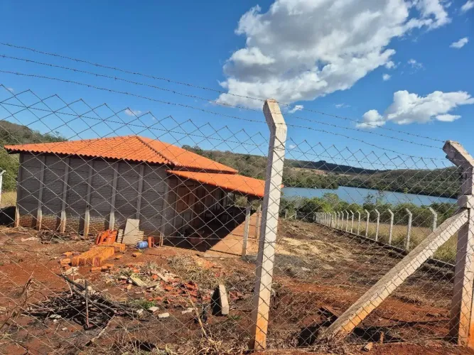 Vende rancho em indianopolis represa de Miranda 