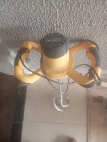 Ventosa vibratoria, ventosa a vácuo e misturador Menegotti 1600w
