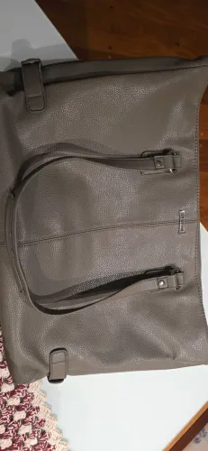 Bolsa feminina grande semi nova - excelente estado - R$ 300