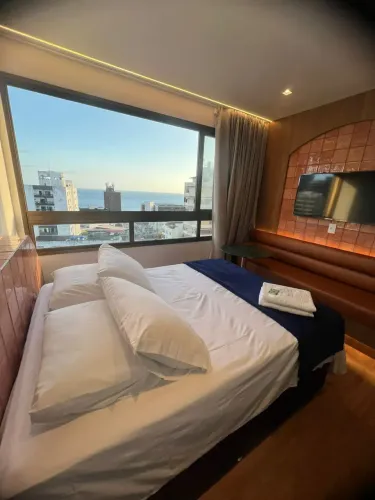 STUDIO BARRA VISTA MAR, PORTEIRA FECHADA, 250 METROS DA PRAIA.