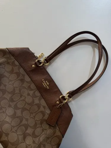 Bolsa coach canvas clássica marrom 