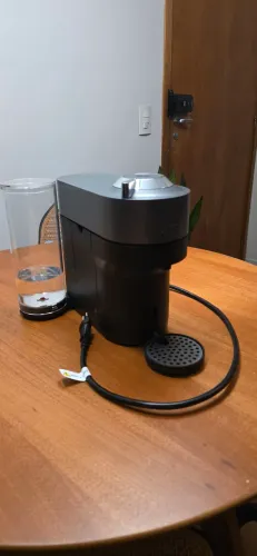 Cafeteria Nespresso Vertuo Pop+ Titânio 220V (garantia até 05/2027)