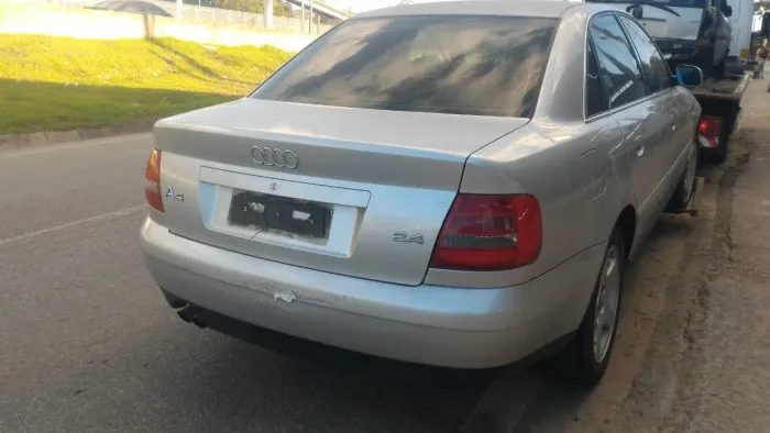 VENDO PEÇAS AUDI A4 2.4 V6 2000 - COM NOTA FISCAL 