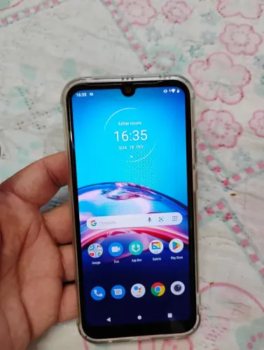Celular moto e6i. 32gigas tela de 6.1 sensor de digital