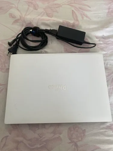 Notebook Philco Branco AMD Radeon com 8GB de memora listas na tela 