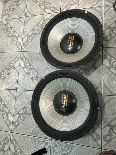 Autofalante Grave Tornado 2200 18 ou rolo em uns 15