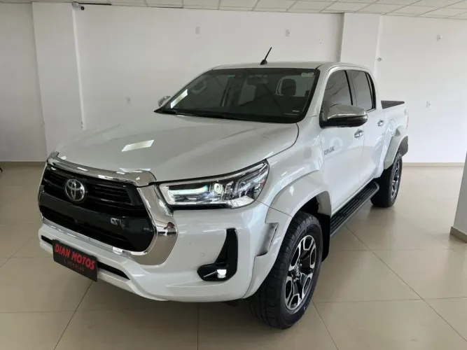 Toyota Hilux CD SRX Plus 4X4 2.8 TDI Die. Aut. 2024