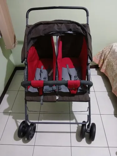 Carrinho de bebê GÊMEOS