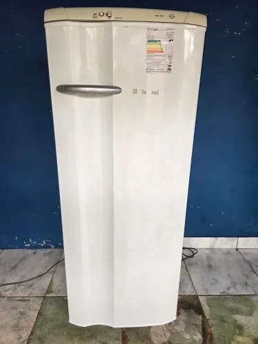 Vendo geladeira Electrolux