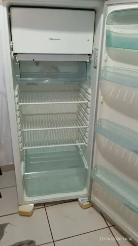 Vendo refrigerador Eletrolux