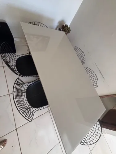 MESA DE JANTAR + 6 CADEIRAS