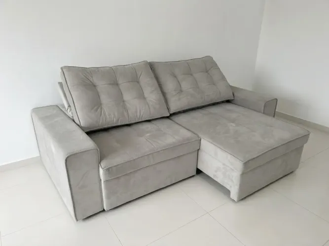 Sofá Retrátil e Reclinável em Veludo Cinza