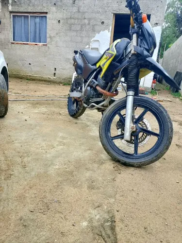 Estou vendendo moto tornado 250 