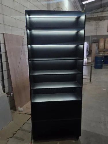 Estante vitrine com LED - Moveis sob encomenda