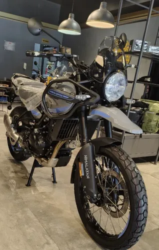 ROYAL ENFIELD HIMALAYAN 450 KAMET WHITE