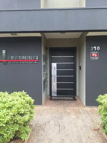 Sala no Centro Empresarial Laranjeiras para locação com 48°mtrs,