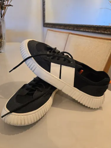 Tenis osklen tamanho 42