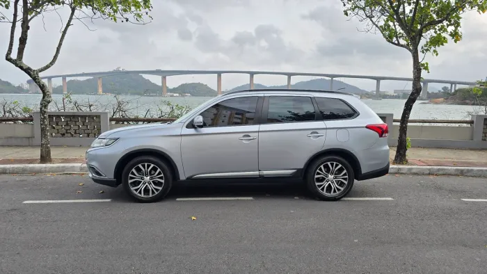 Mitsubishi Outlander 2.0 16V 160cv Aut. 2016