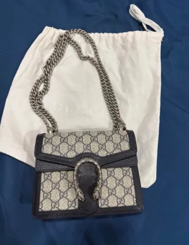 Vendo Bolsa Nova