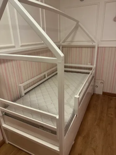 Cama Infantil Montessoriana Casinha com Bicama - Branca