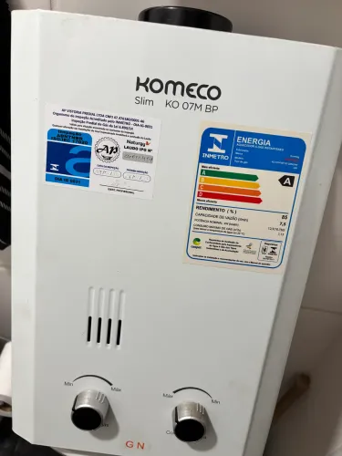 Aquecedor a gás komeco com tubos