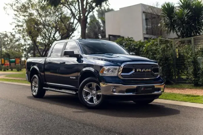 Ram Classic Laramie 5.7 V8 16V Gasolina 4X4 Aut. 2023