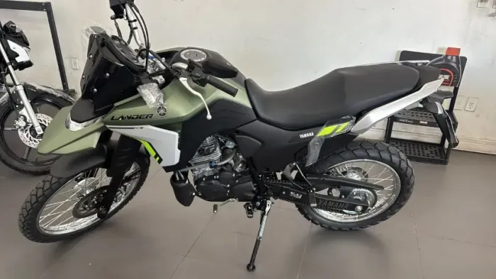 Yamaha XTZ 250 Lander Connected 2026