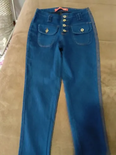 Calça com strech