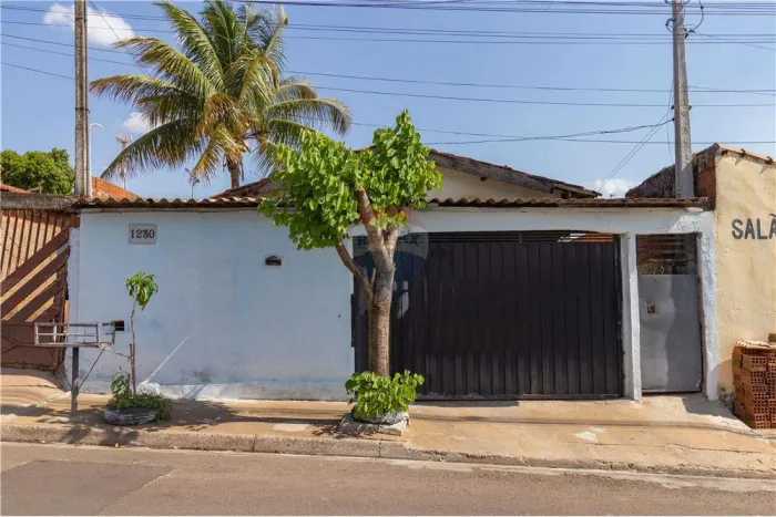 Vende-se Casa comercial próximo ao Sup Rondon do HIlda Mandarino
