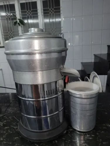 Espremedor de laranja profissional 