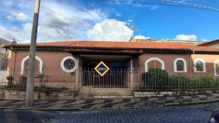 CASA AMPLA 400 m² DE CONSTRUÇÃO - CENTRO DE AMPARO - 4 DORMITÓRIOS - EDICULA