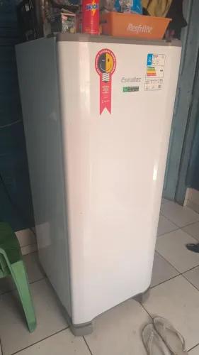 Geladeira smaltec