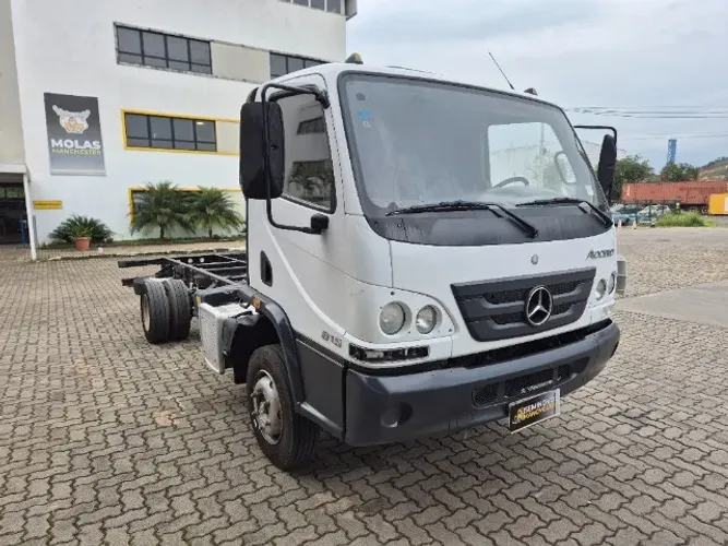 ACCELO 815 2012 BÁSICO