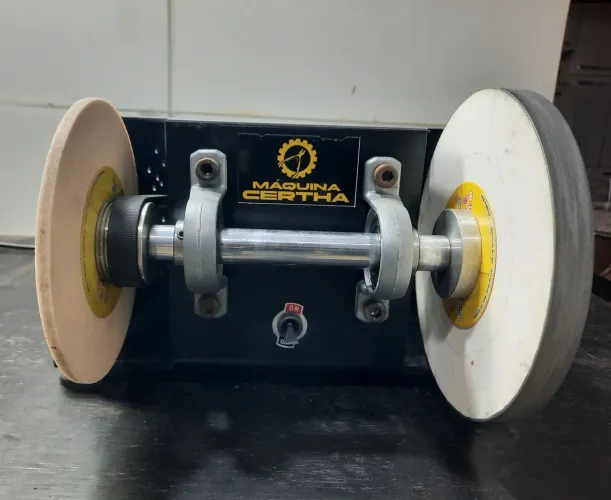 Máquina de afiar alicate de cutícula  220V 