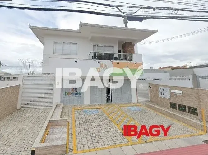Excelente Apartamento 2 dormitório(s) em Barreiros - São José