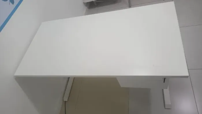 Mesa de escritorio/consultorio