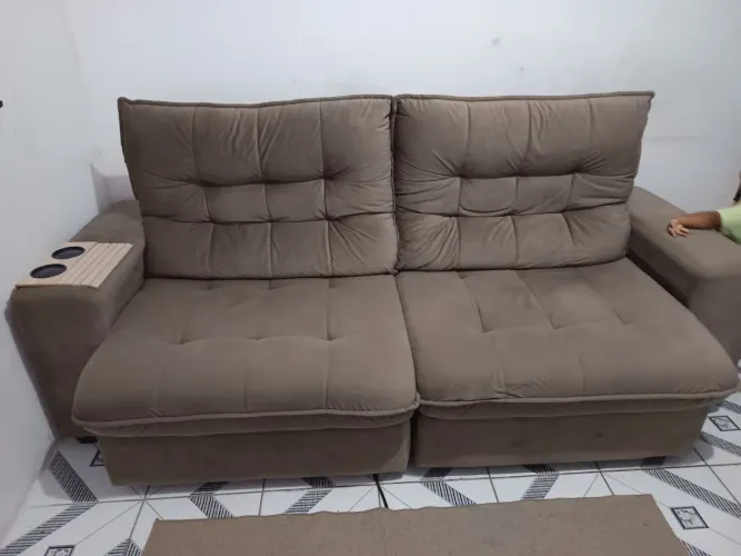 Sofá retrátil e reclinável