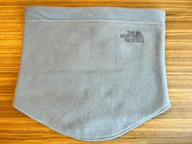Gola Térmica Aquecedor de Pescoço (Neck Gaiter) The North Face em Fleece - Cinza