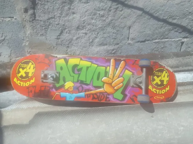 Vende skate 50 falta as rodinhas da frente