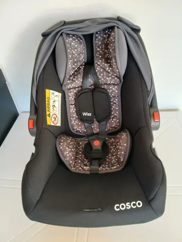 Bebê  conforto e canguru 
