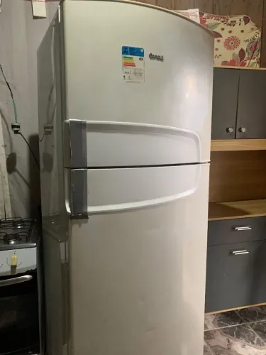 Geladeira com defeito