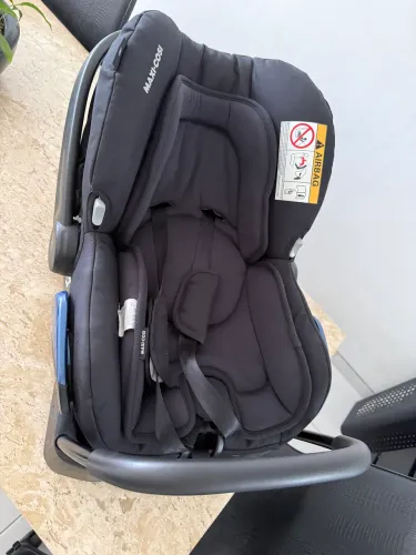 Bebê conforto com base 