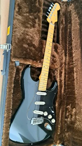 Guitarra Stratocaster Morghan - estilo Gilmour - super premium