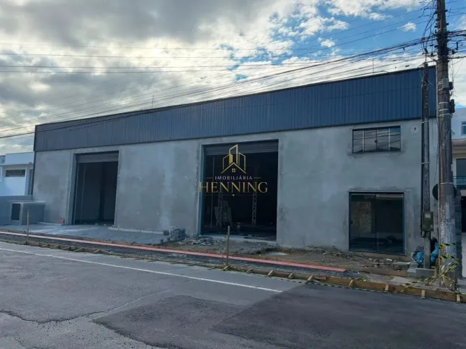 Galpão Industrial com 600m² para Locação