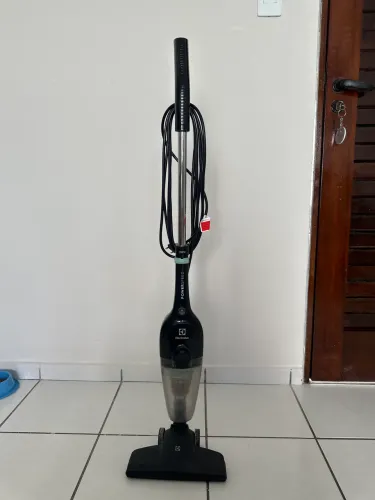 Aspirador pó vertical com fio Electrolux
