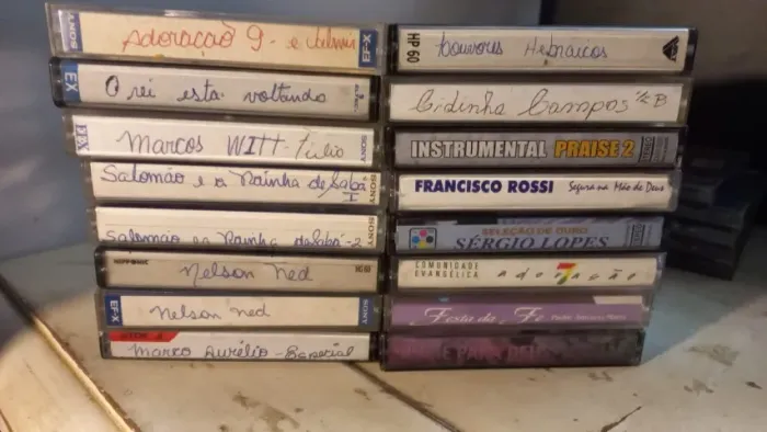 16 fitas K7 Gravadas para ouvir regravar ou artesanato a maioria gospel louvor