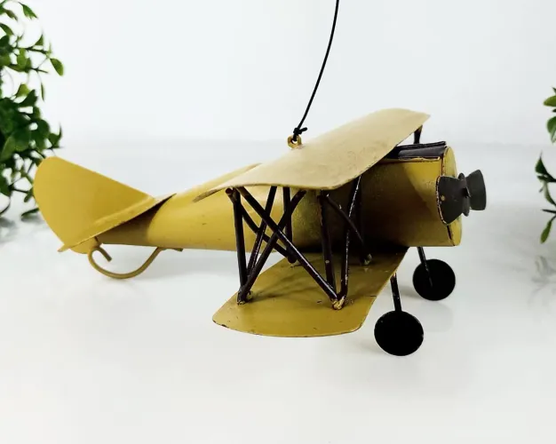 Miniatura Antiga de Avião em Lata.
