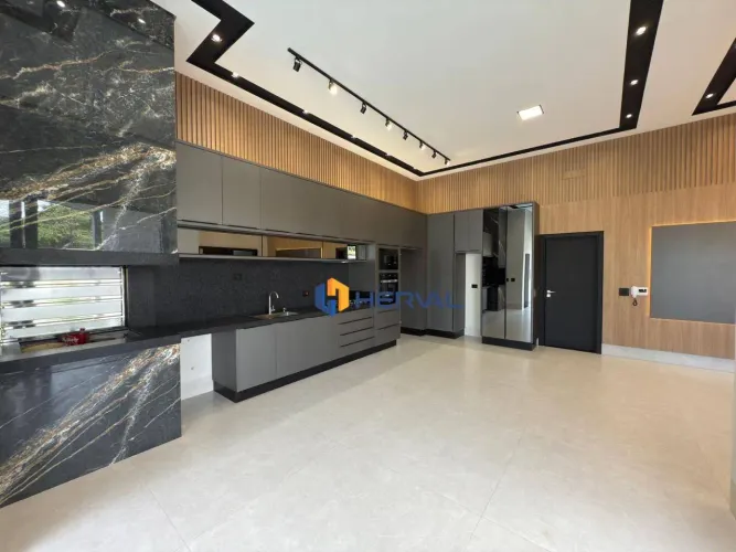 Casa com 3 quartos à venda, 250 m² por R$ 2.100.000 - Jardim Paris III - Maringá/PR