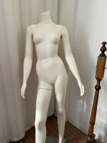 Manequim feminino