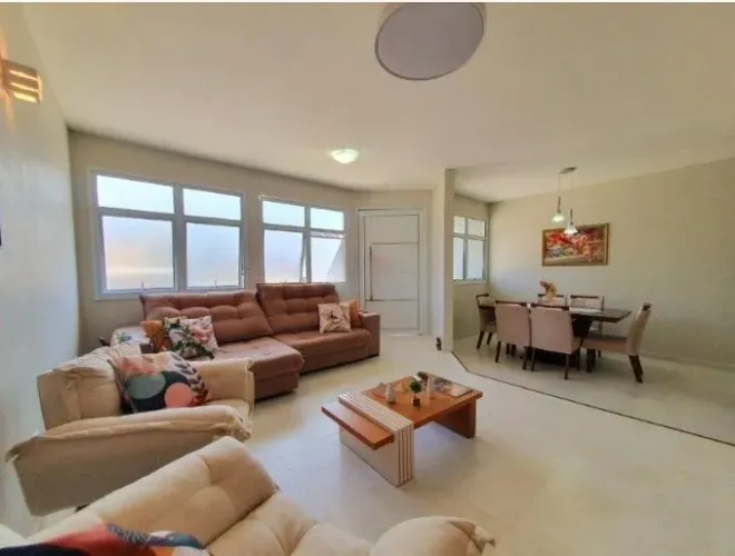 Casa com 4 quartos sendo 1 suíte no Santa Monica - Florianópolis